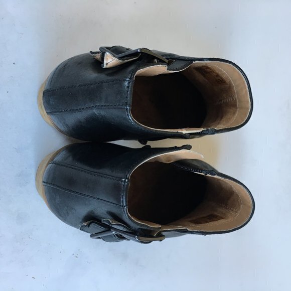 Clarks Double Buckle‎ Ankle Boots 6.5M Black Leather - Picture 5 of 7